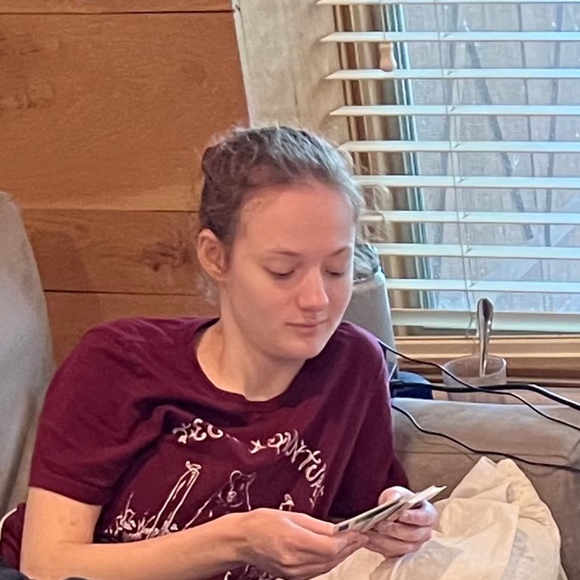 Meet your Posher, Elisa - Picture 1 of 1